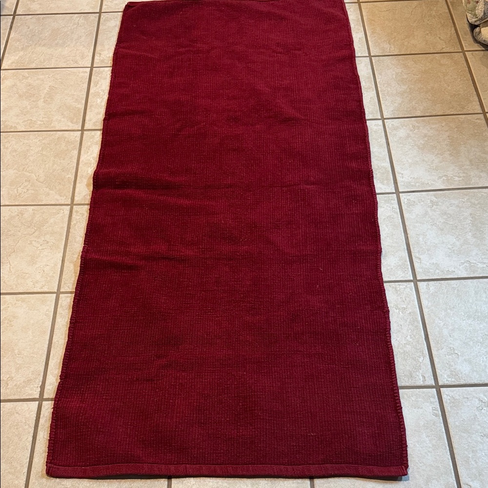 Rug Chic Burgundy Red Rug - Picture 2 of 16
